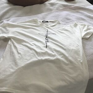NWOT White Women’s Graphic T-Shirt